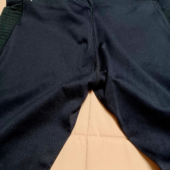 NWT Fabletics leggings - Picture 4 of 5